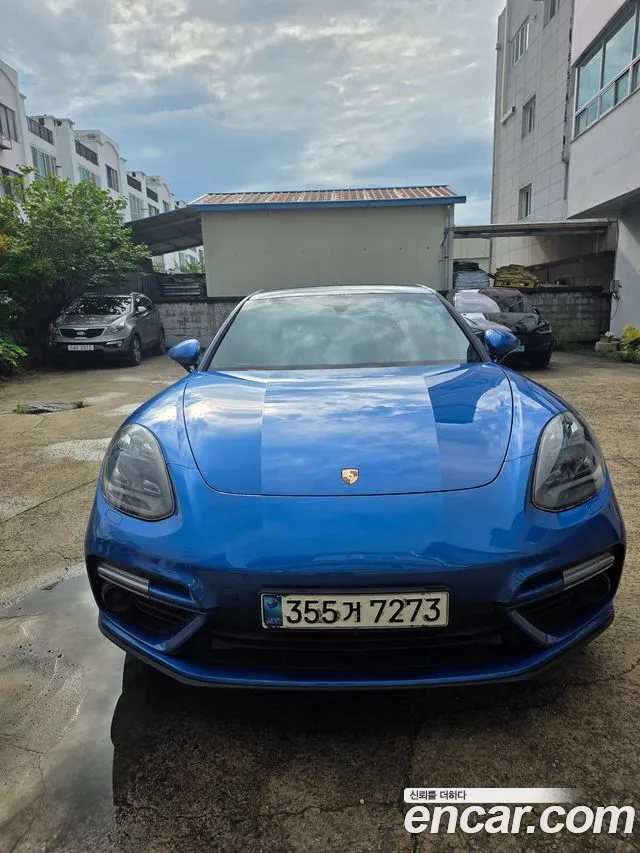 Porsche Panamera 2018 thumb 3