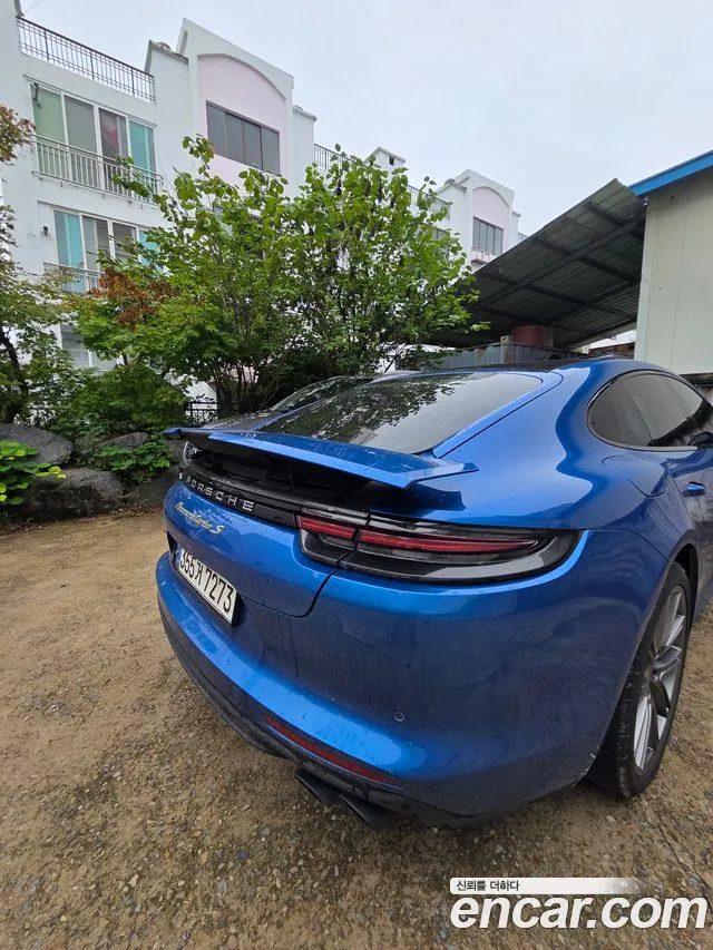 Porsche Panamera 2018 thumb 8