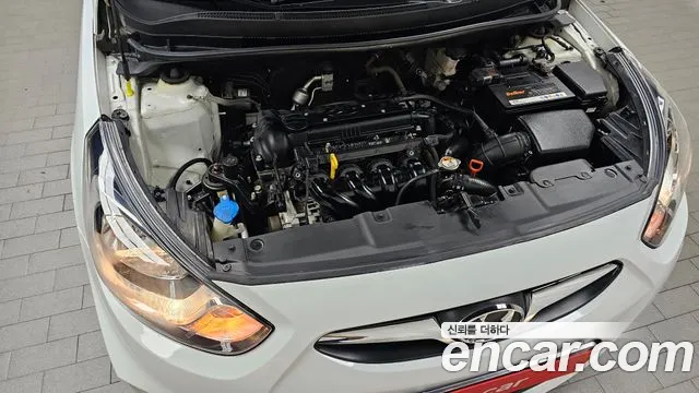 Hyundai Accent 2012 thumb 5