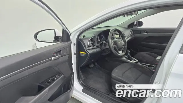 Hyundai Avante 2018 thumb 10