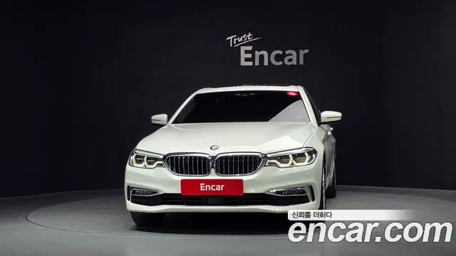 BMW 5-Series 2019 thumb 3