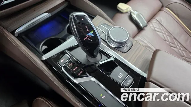 BMW 5-Series 2019 thumb 9