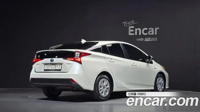Toyota Prius 2020 thumb 2