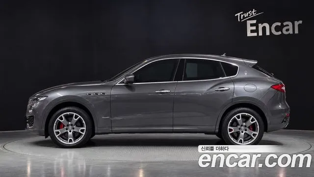 Maserati Levante 2017 thumb 2