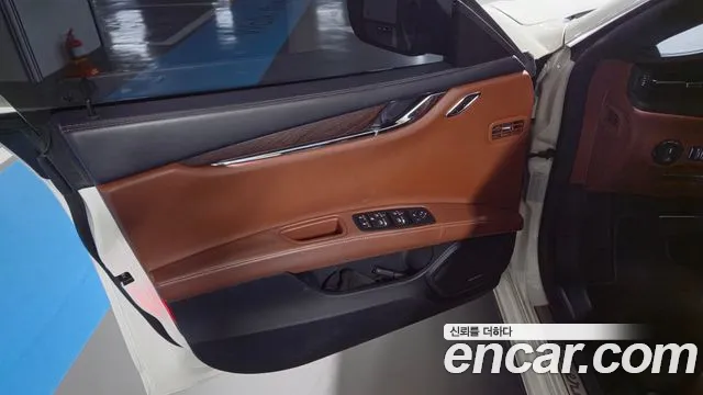 Maserati Quattroporte 2018 thumb 3