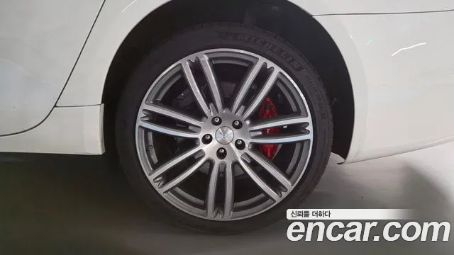Maserati Quattroporte 2018 thumb 9