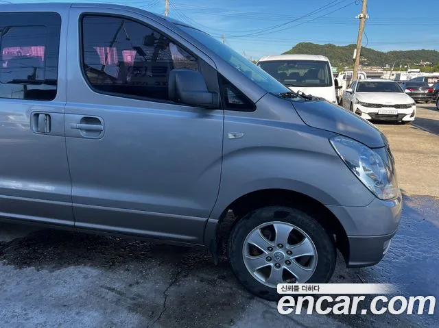 Hyundai Starex 2015 thumb 2