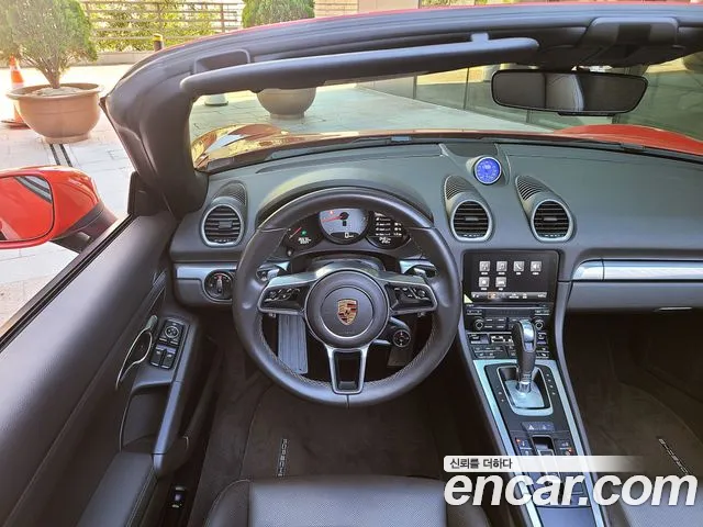 Porsche Cayman 2016 thumb 6