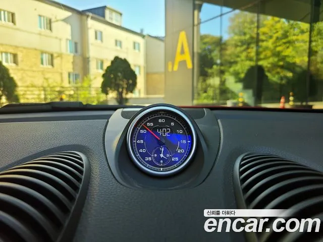 Porsche Cayman 2016 thumb 10