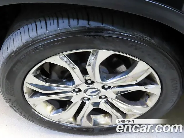 KG_Mobility_Ssangyong Rexton 2017 thumb 5