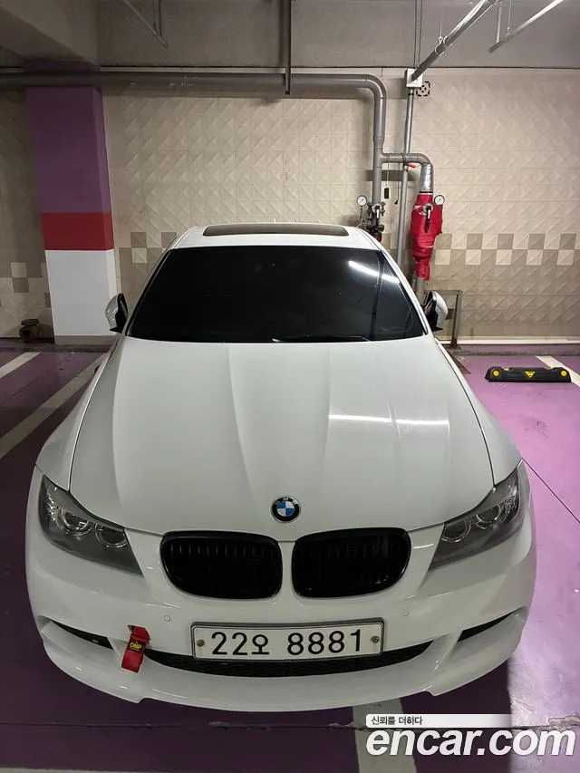 BMW 3-Series 2011 thumb 3