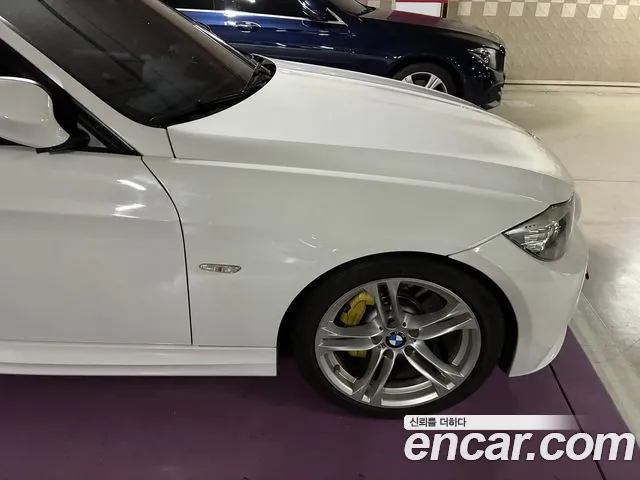 BMW 3-Series 2011 thumb 6