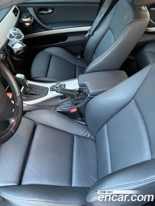 BMW 3-Series 2011 thumb 10