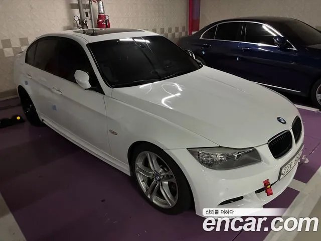 BMW 3-Series 2011 thumb 11