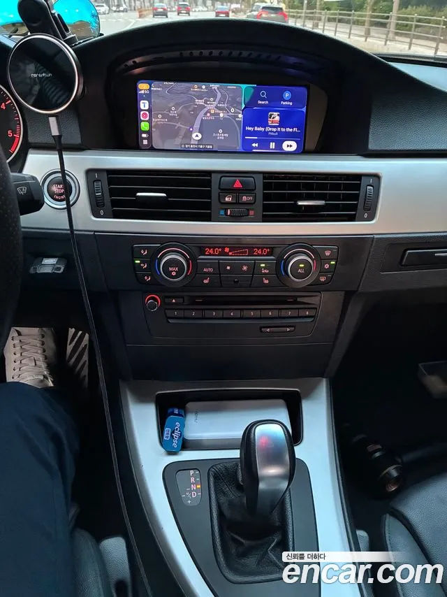 BMW 3-Series 2011 thumb 12