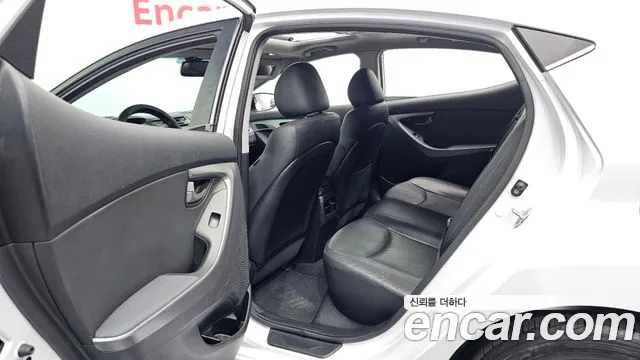 Hyundai Avante 2015 thumb 11