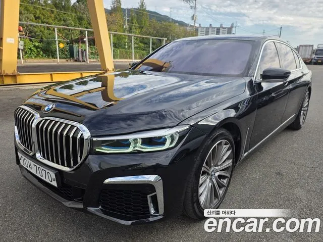 BMW 7-Series 2016 thumb 2