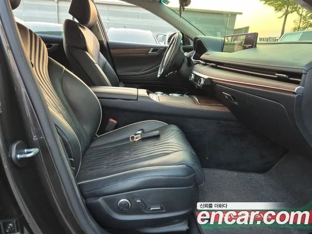 Genesis G80 2022 thumb 8