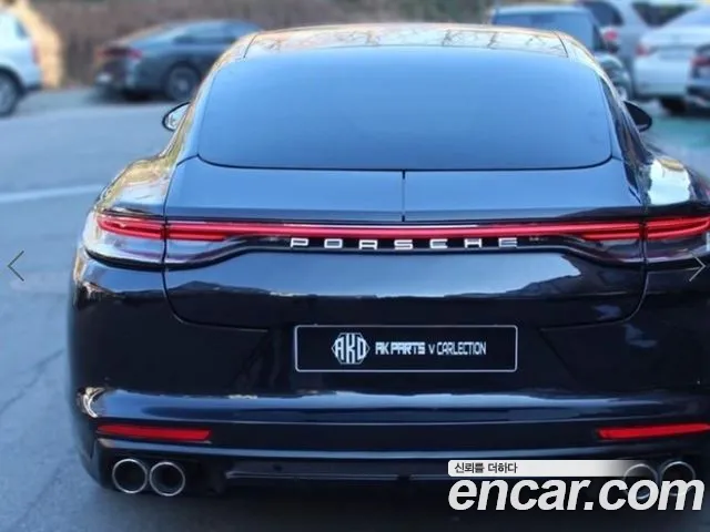 Porsche Panamera 2011 thumb 2