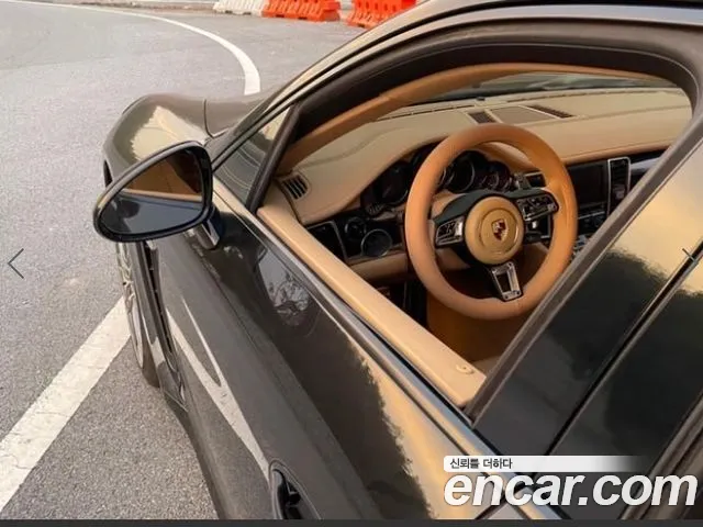 Porsche Panamera 2011 thumb 6
