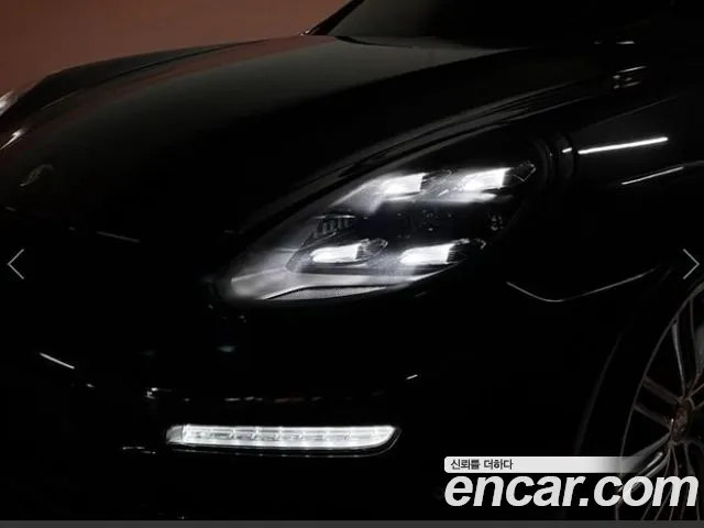Porsche Panamera 2011 thumb 8