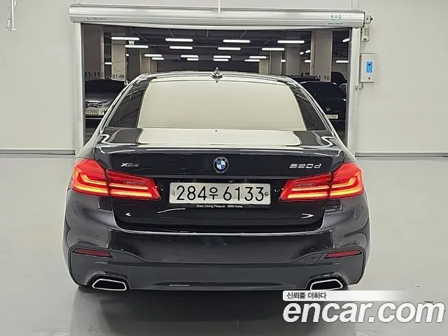BMW 5-Series 2019 thumb 4