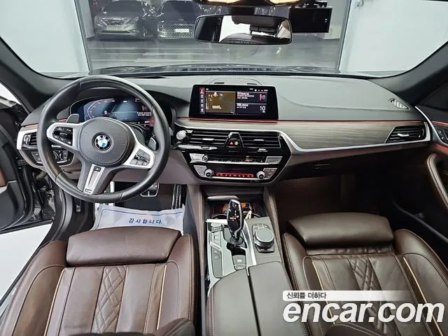 BMW 5-Series 2019 thumb 7