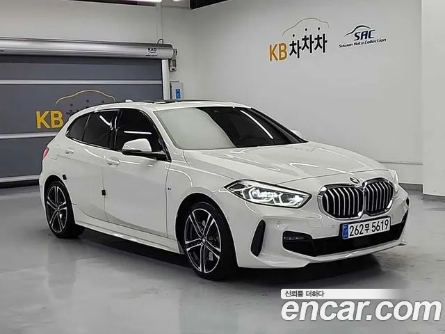 BMW 1-Series 2023 thumb 2