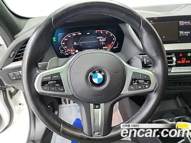 BMW 1-Series 2023 thumb 9