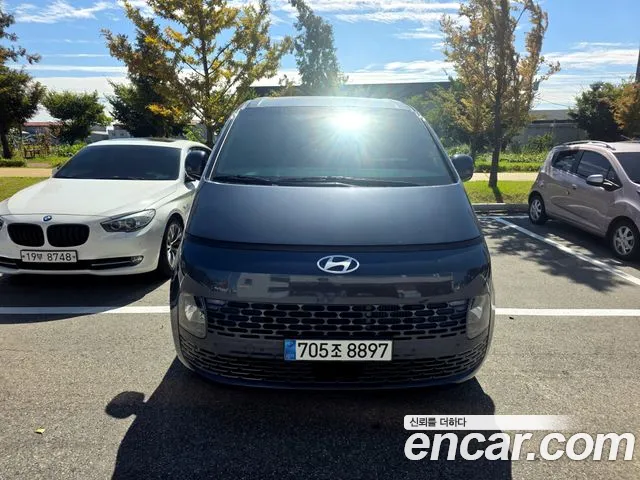 Hyundai Staria 2024 thumb 2