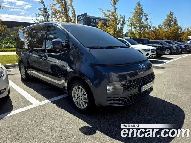 Hyundai Staria 2024 thumb 4
