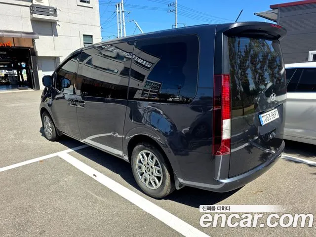Hyundai Staria 2024 thumb 5