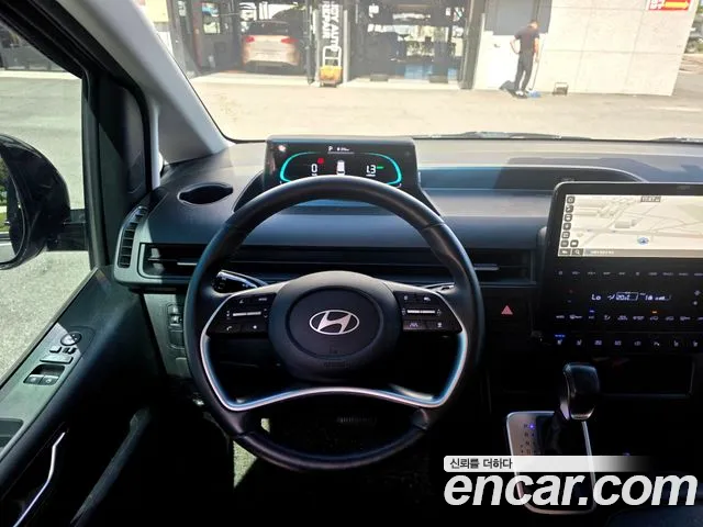 Hyundai Staria 2024 thumb 9