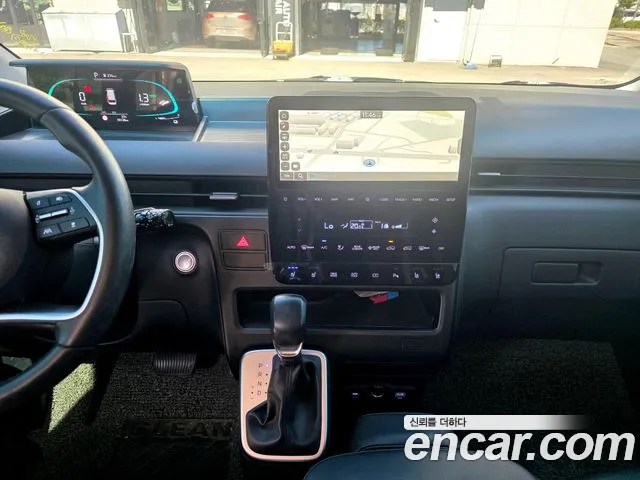 Hyundai Staria 2024 thumb 10
