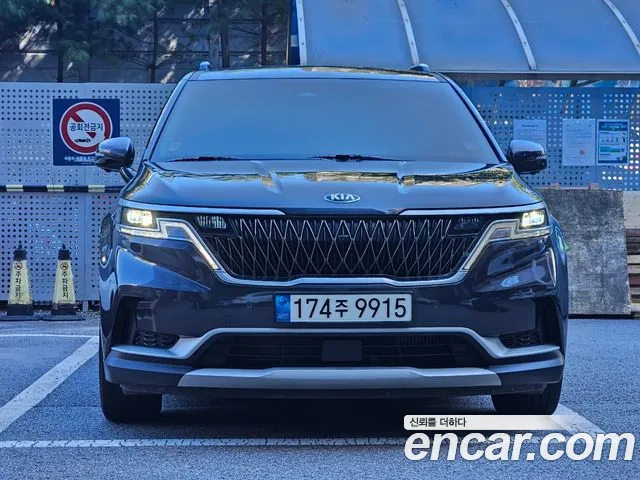 Kia Carnival 2021 thumb 3