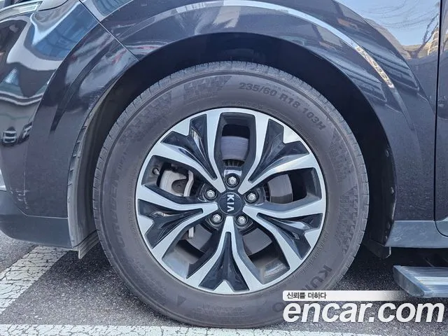 Kia Carnival 2021 thumb 5