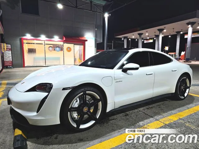 Porsche Taycan 2021 thumb 2