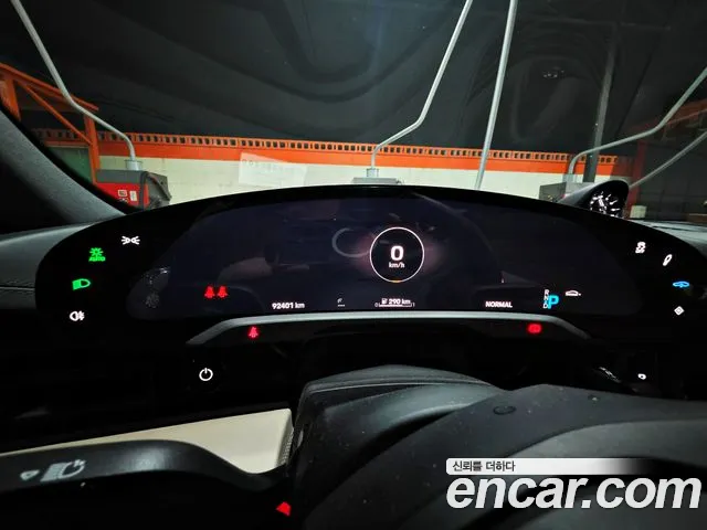 Porsche Taycan 2021 thumb 6
