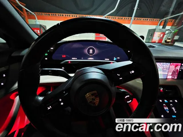 Porsche Taycan 2021 thumb 8