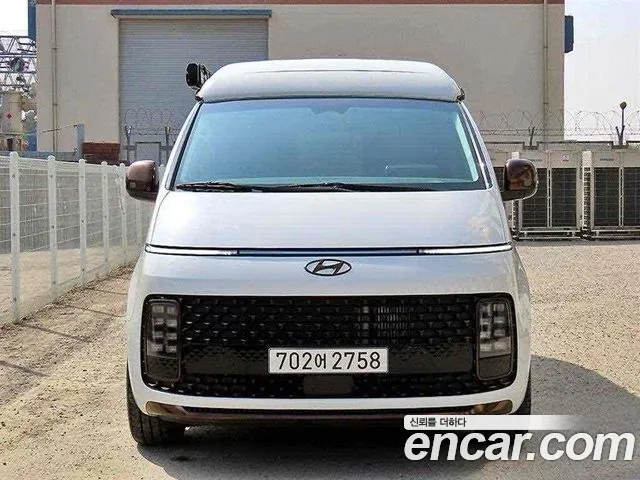 Hyundai Staria 2024 thumb 2