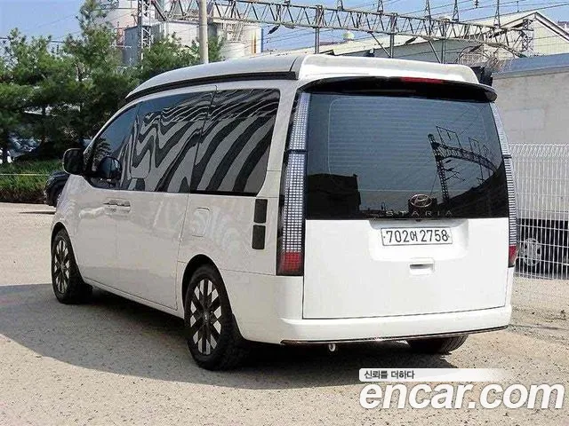 Hyundai Staria 2024 thumb 4