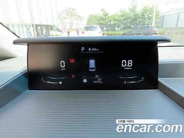 Hyundai Staria 2024 thumb 5