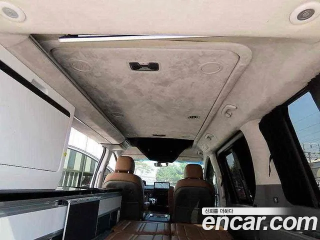 Hyundai Staria 2024 thumb 9