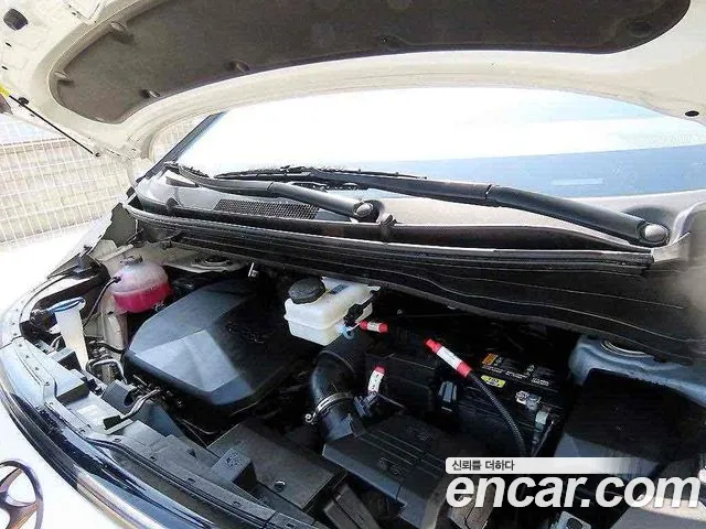 Hyundai Staria 2024 thumb 11