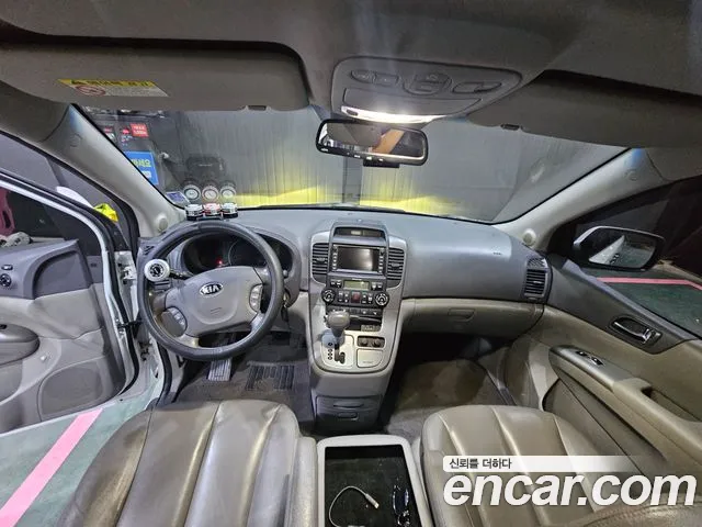 Kia Carnival 2013 thumb 7