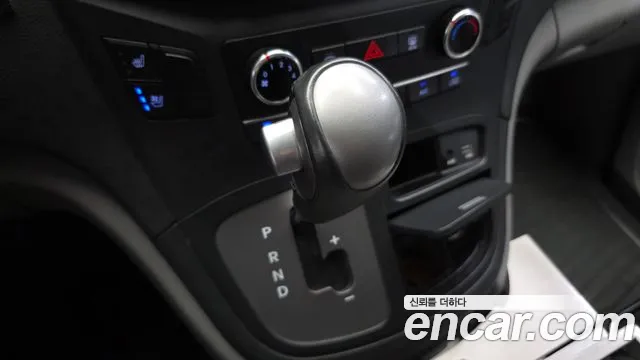 Hyundai Starex 2019 thumb 9