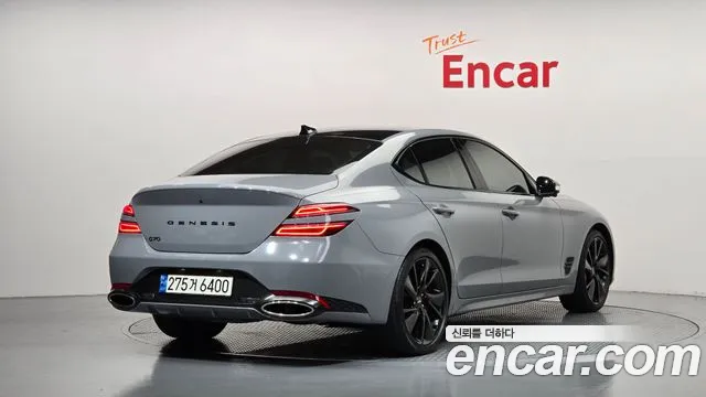 Genesis G70 2022 thumb 2