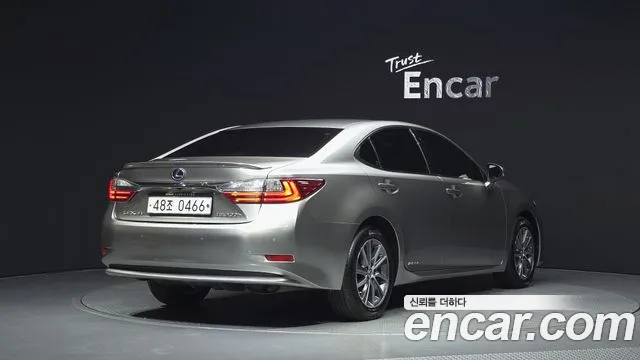 Lexus ES 2016 thumb 2