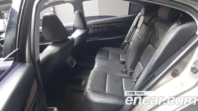 Lexus ES 2016 thumb 12