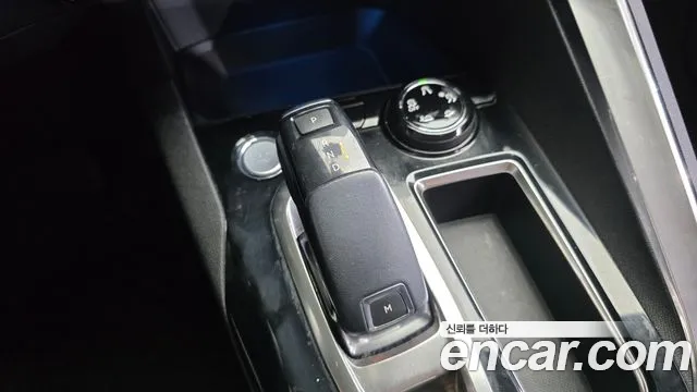 Peugeot 3008 2017 thumb 9